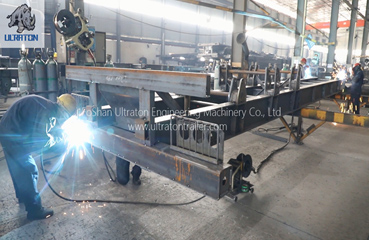 3轴20英尺骨架集装箱运输半挂车